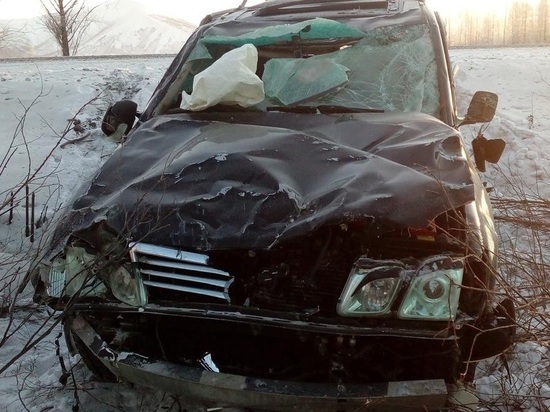 Пьяный водитель Lexus на Колыме опрокинулся: есть пострадавшие