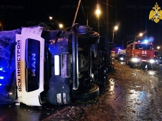 Возбуждено дело на водителя фуры, снесшего автобус с людьми под Калугой