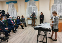 Инструмент был приобретён благодаря поддержке партии «Единая Россия» и депутата Мурманской областной Думы Виктора Сайгина