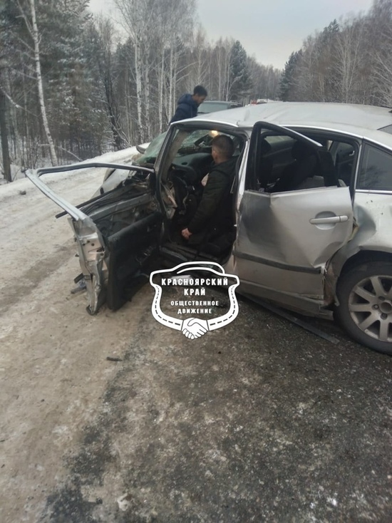 В аварии двух «Фольксвагенов» в Красноярском крае погиб человек и пострадали семеро