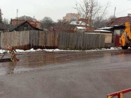 В горуправе прокомментировали недоделанные люки на Беляева в Калуге