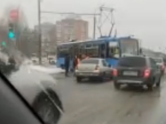 В Ярославле произошло еще одно ДТП с трамваем и легковым авто