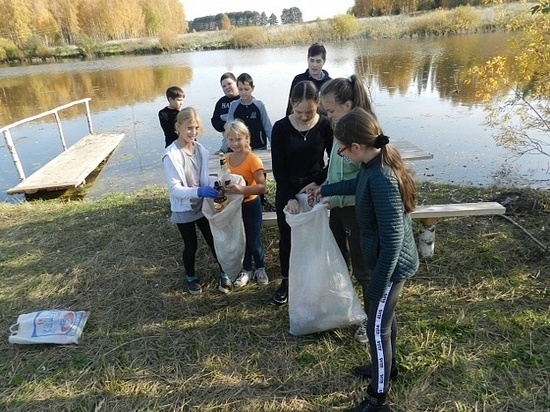 В ходе акции "Вода России" от мусора очищены берега 215 рек в регионе