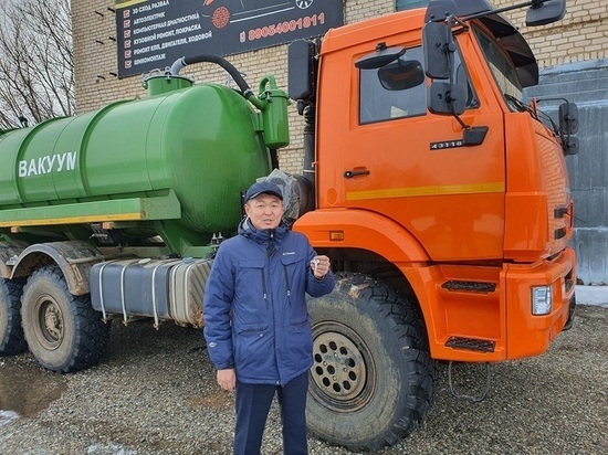 Калмыцкому заповеднику подарили новую пожарную машину