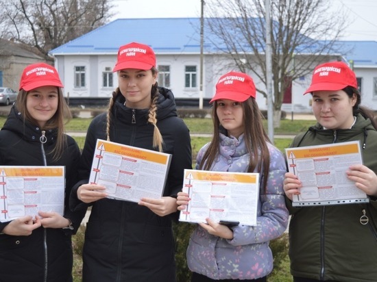 Отряды волонтеров-«красногвардейцев» помогают жителям и природе Ставрополья