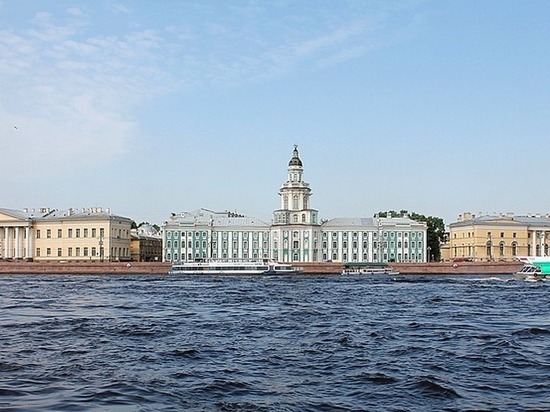 Петербург в воскресенье ждет сухая и облачная погода