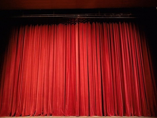 Семь премьер: в Крыму Русский театр открывает свои двери для зрителей
