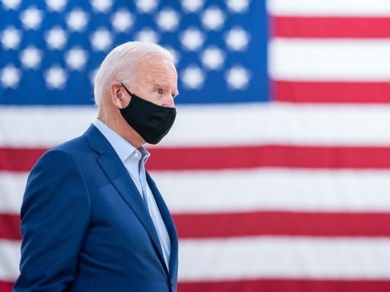 Байден призвал американцев носить маски ради "нормальной жизни"