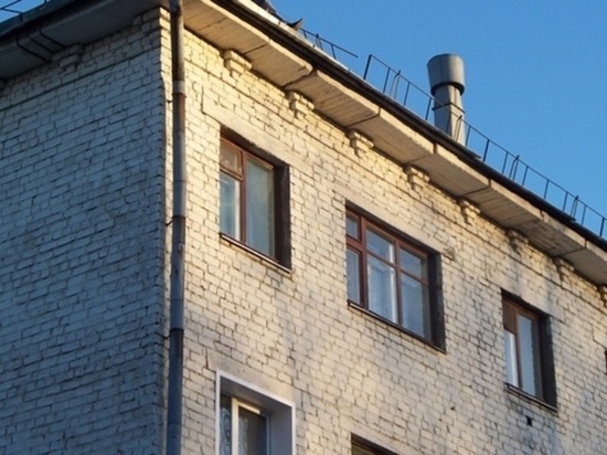 В Ивановской области подросток упал с крыши пятиэтажного дома