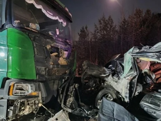 На Урале в ДТП погиб водитель Nissan, пассажир находится в коме