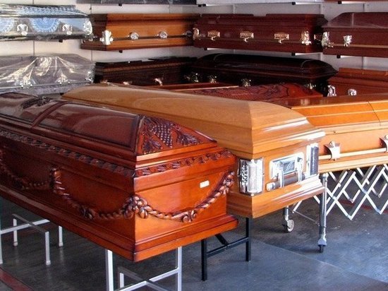 Прозрачные гробы заказывают в Хабаровске для умерших от Covid-19