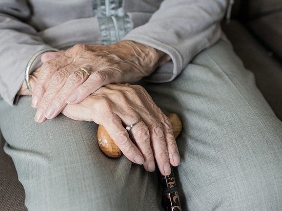 Молодые кемеровчане под видом электриков обворовали 83-летнюю пенсионерку