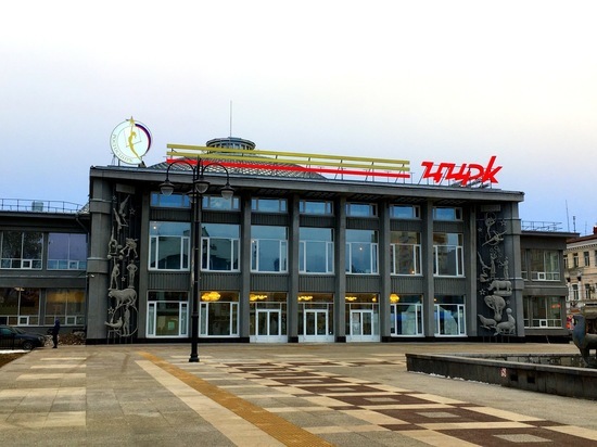 На саратовском цирке засветился фасад: открытие - через несколько дней