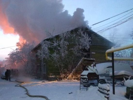 На пожаре в Якутске пострадали два человека