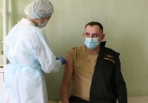 Одна из первых крупных партий вакцин от новой коронавирусной инфекции доставлена в Центральный военный округ, штаб которого расположен в Екатеринбурге