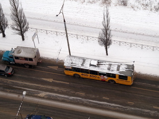 В Йошкар-Оле пассажирка троллейбуса попала в стационар после падения