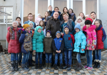 В Крыму в эти дни творится сущий ад с изъятием опекой 15 приемных детей из многодетной семьи