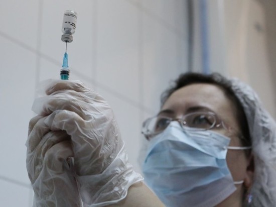 О массовой вакцинации от коронавируса в России возникли тревожные вопросы