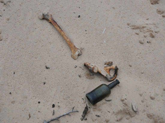 Женщину похоронили в прибрежных дюнах