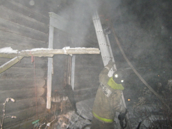 В Ивановской области сгорел частный дом с хозпостройками
