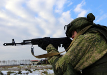 В пресс-службе ФСБ РФ сообщили, что вооруженная группа неизвестных людей пыталась прорваться через российскую границу из Украины