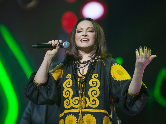 Ротару выступила на "Песне года" в Москве