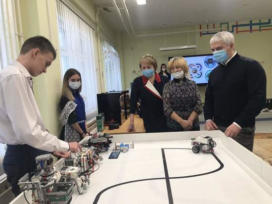 В Ноябрьске открылся первый мобильный технопарк для школьников