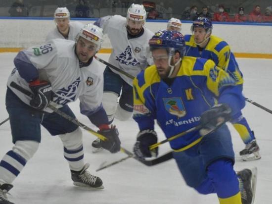 Барнаульская хоккейная команда после драки победила в матче против Набережных Челнов