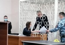 Главному врачу Краевой клинической больницы Виктору Шальневу предъявлено обвинение в получении более 13 млн рублей в качестве откатов за заключение договоров на поставку медоборудования