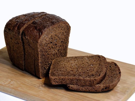 Диетолог рассказал, в чем опасность черного хлеба