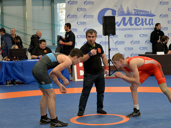 В Смоленске открылись Всероссийские соревнования по вольной борьбе