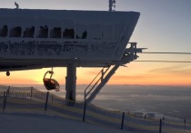 С 11 декабря 2020 года горнолыжные курорты Мурманской области возобновляют работу. Об этом сообщил губернатор Андрей Чибис на сегодняшнем оперативном совещании