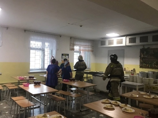 Во время пожара в школе Копейска эвакуировали почти 700 человек