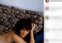 Датская супермодель Хелена Кристенсен опубликовала на своей странице в Instagram кадры откровенной фотосессии и восхитила поклонников