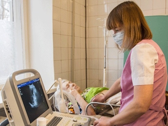 Луганская клиника медицины катастроф получила компьютерный томограф