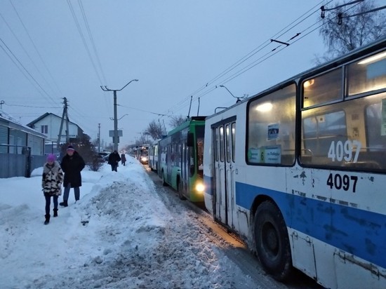 Барнаульцы жалуются на сокращение троллейбусных рейсов
