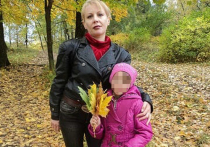 3 декабря под колесами машины погибла Наталья Зарубина, мать девочки Сандры, судьба которой 12 лет назад взволновала всю Россию