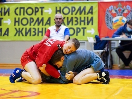 Состоялся чемпионат Кировской области по самбо