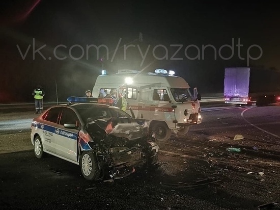 Появились фото с места ДТП с полицейской патрульной машиной под Рязанью