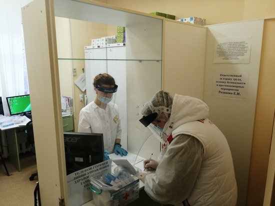 Заболевшим коронавирусом тамбовчанам начали развозить лекарства