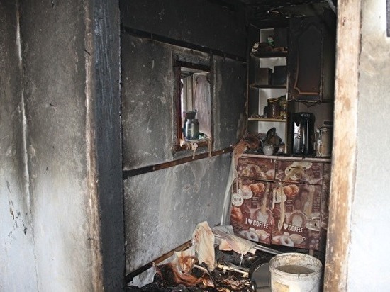 В Троицке при пожаре в частном доме мужчина получил 90% ожогов