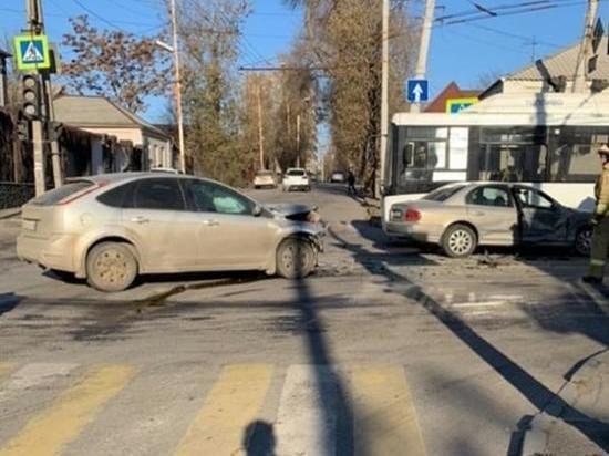 В Ростове произошло тройное ДТП с участием пассажирского автобуса