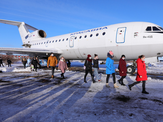 Из-за поломки самолета рейс из Челябинска в Москву задержали почти на семь часов