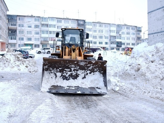 Из-за уборки снега ограничено движение на нескольких улицах в Магадане