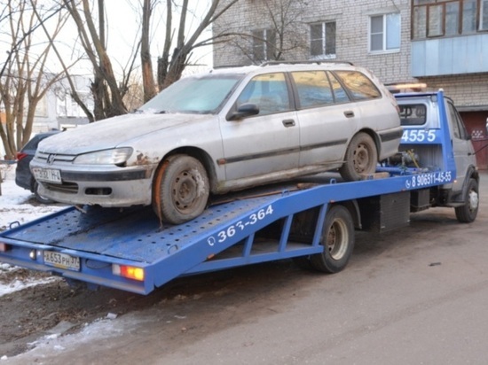 В Иванове продолжают эвакуировать брошенный транспорт
