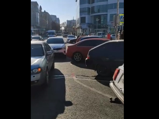 Краснодарцы возмутились отсутствию эвакуаторов на парковках