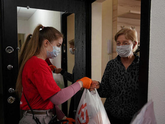 Томские волонтеры продолжают помогать пожилым и заболевшим