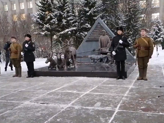 Памятник оленетранспортным батальонам открылся в Мурманске