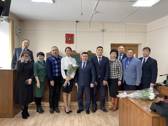 В Кызылском районном суде (Тува) приняли присягу назначенные судьи
