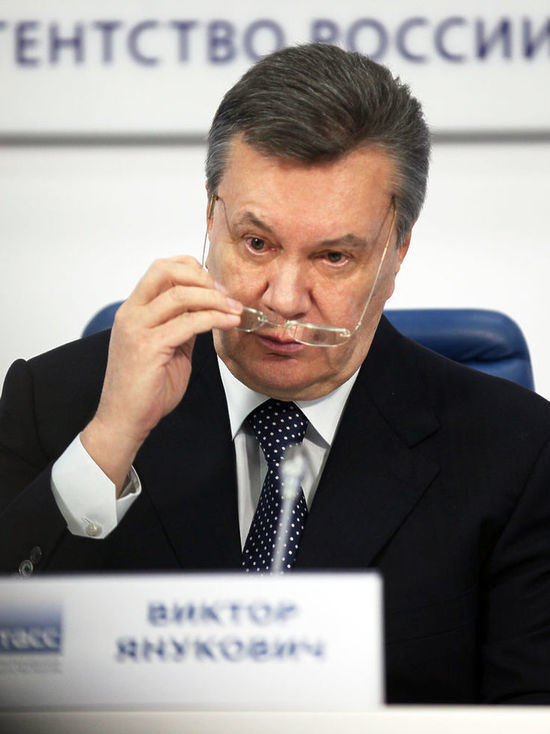 После неявки адвоката суд назначил Януковичу государственного защитника